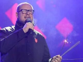 Poolse burgemeester die werd neergestoken op podium, is overleden