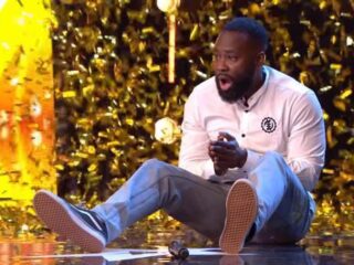 Jury vindt comedian Kojo zo grappig dat hij de gouden buzzer krijgt bij Britain's Got Talent