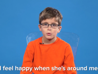 Cute! Kinderen bekennen op wie ze verliefd zijn