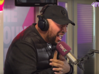 Qucee killt de Autotune Challenge met 'Omarm Me'