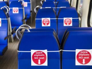 'Studenten mogen alleen tussen 11.00 en 15.00 uur met het OV reizen'