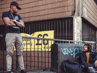 Dakloze man herenigd met familie dankzij videoclip Engelse rapper