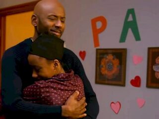 Netflix viert kerstseizoen met familiefilm over radio-dj die baan verliest