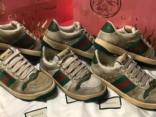 Gucci verkoopt 'afgetrapte' sneakers voor een belachelijke prijs