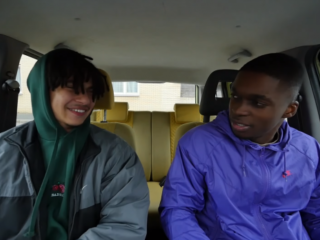 Défano Holwijn maakt een ritje met Jacin Trill in OP1LIJN