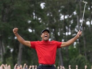 Historische winst 'Comeback King' Tiger Woods maakt veel reacties los