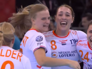Oranje handbalsters voor het eerst wereldkampioen!