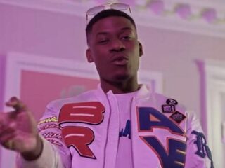 De veelzijdige rapper Jay1 is een artiest om te checken