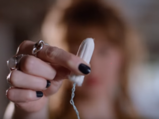 Waarom je niet moet zwijgen over extreme menstruatiepijn