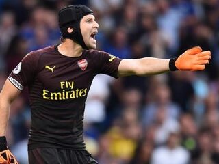 Arsenal-doelman Petr Cech kondigt pensioen aan