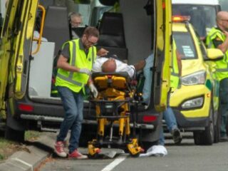 Zeker 49 doden na terroristische aanslagen op twee moskeeën in Nieuw-Zeeland