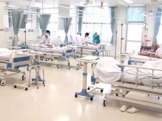 Thaise voetballertjes in tranen na horen van overlijden duiker