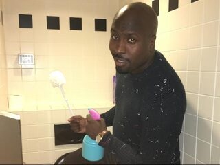 Fernando gaat schoonmaken bij FunX-luisteraar Yisel