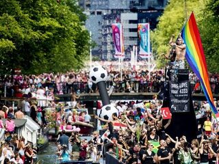 FunX vaart mee tijdens de Amsterdamse Gay Pride!