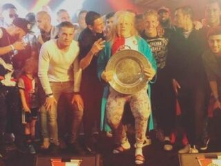 Jandino treedt op als 'Gerrie' tijdens privéfeestje Feyenoord