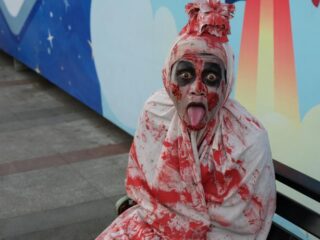 'Geesten' in Indonesisch dorp laten mensen schrikken zodat ze thuisblijven