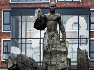 'Wij slaven van Suriname' van Anton de Kom in bestsellerlijst