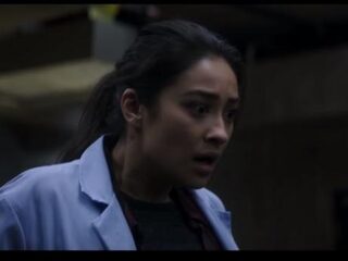 Pretty Little Liars-ster Shay Mitchell in doodenge horrorfilm
