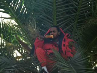 Kendrick Lamar, Future en Jay Rock chillen in palmbomen in 'King's Dead'