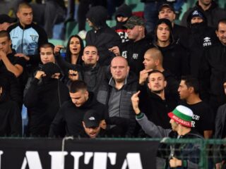 UEFA klaagt Bulgaarse voetbalbond aan na racistische uitingen van fans