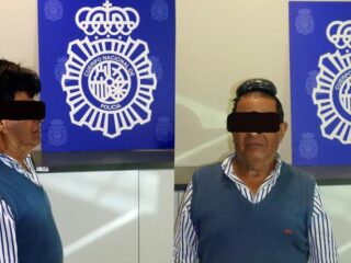 Deze man probeerde cocaïne te smokkelen onder een pruik