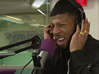 JoeyAK stijgt in rang met live versie van Luitenant