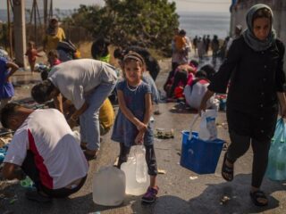 Binnen no time 15.000 slaapzakken ingezameld voor asielzoekers kamp Moria