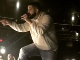 Drake verdedigt meisjes die worden lastiggevallen tijdens zijn concert