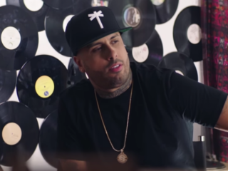 NANDOLEAKS: Nicky Jam zingt serenade voor liefje en meer...