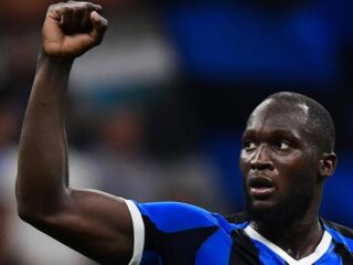 Lukaku weer slachtoffer van racisme: "Alleen te stoppen met tien bananen"
