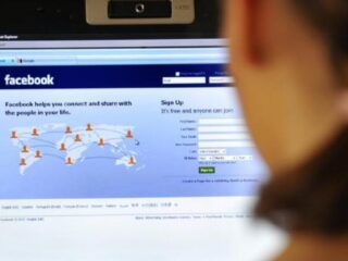 Meer dan duizend Deense jongeren aangeklaagd voor delen seksvideo's op Facebook