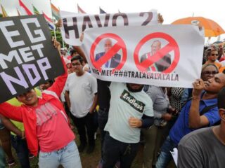 Duizenden Surinamers protesteren tegen president Bouterse