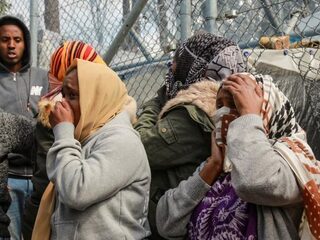 Meisje omgekomen bij grote brand in vluchtelingenkamp Moria op Lesbos