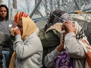 Meisje omgekomen bij grote brand in vluchtelingenkamp Moria op Lesbos