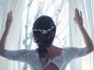 Bruid boos op vrienden die geen 2000 euro-ticket betalen voor overzeese bruiloft