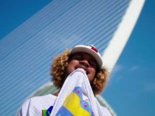 CLIPPRIMEUR: Bokoesam en Idaly flirten met hun 'Shawty' in Spaanse zon