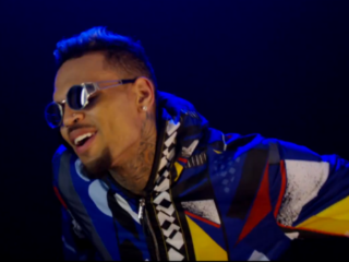 Chris Brown met samples van de klassieker van Kevin Lyttle op 'Questions'