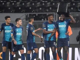 Voetballer Marega krijgt geel na reactie op racisme en loopt van veld