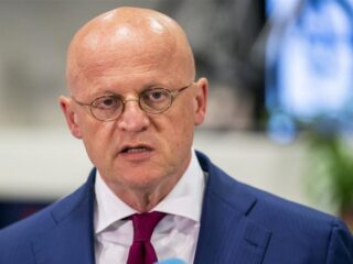 Minister Grapperhaus wil 'maatschappelijk debat' over seks tegen iemands wil