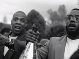 Diddy en Jay-Z tonen hun rijkdom en vriendschap in 'Black Excellence'