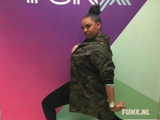 Vlogger Vonneke Bonneke gaat YouTube-show met bekende rappers maken