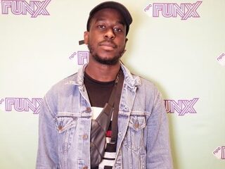 YOUNGBAEKANSIE: ''Ik weet zelf niet eens wanneer 'Vibes' uitkomt, ik ga een Beyoncé pullen denk ik''