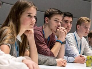 Kritiek op witte jongerenraad die politie moet adviseren over discriminatie