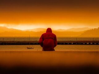 Pillen of praten: hoe kom je van een depressie af?