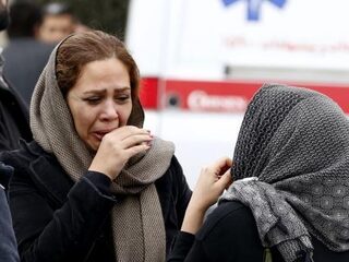 Vliegtuig crasht in gebergte van Iran: 66 personen vermoedelijk omgekomen