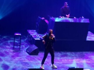 Met Maître Gims op het podium spreekt ineens iedereen Frans