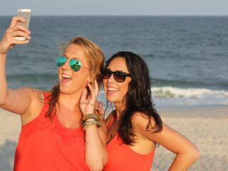 Vanuit deze hoek neem je de beste selfies (zeggen wetenschappers)