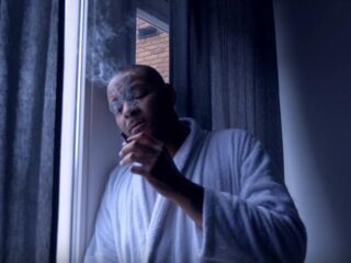 Hef dropt nieuwe track 'Niks' met bijbehorende clip