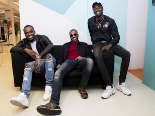 Zefanio, Jayh & Dopebwoy doen 'Geen Regels' live bij Weekend Wax