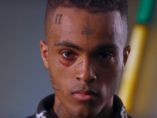 Waarom de woorden van XXXTentacion een jaar na zijn dood nog steeds voortleven